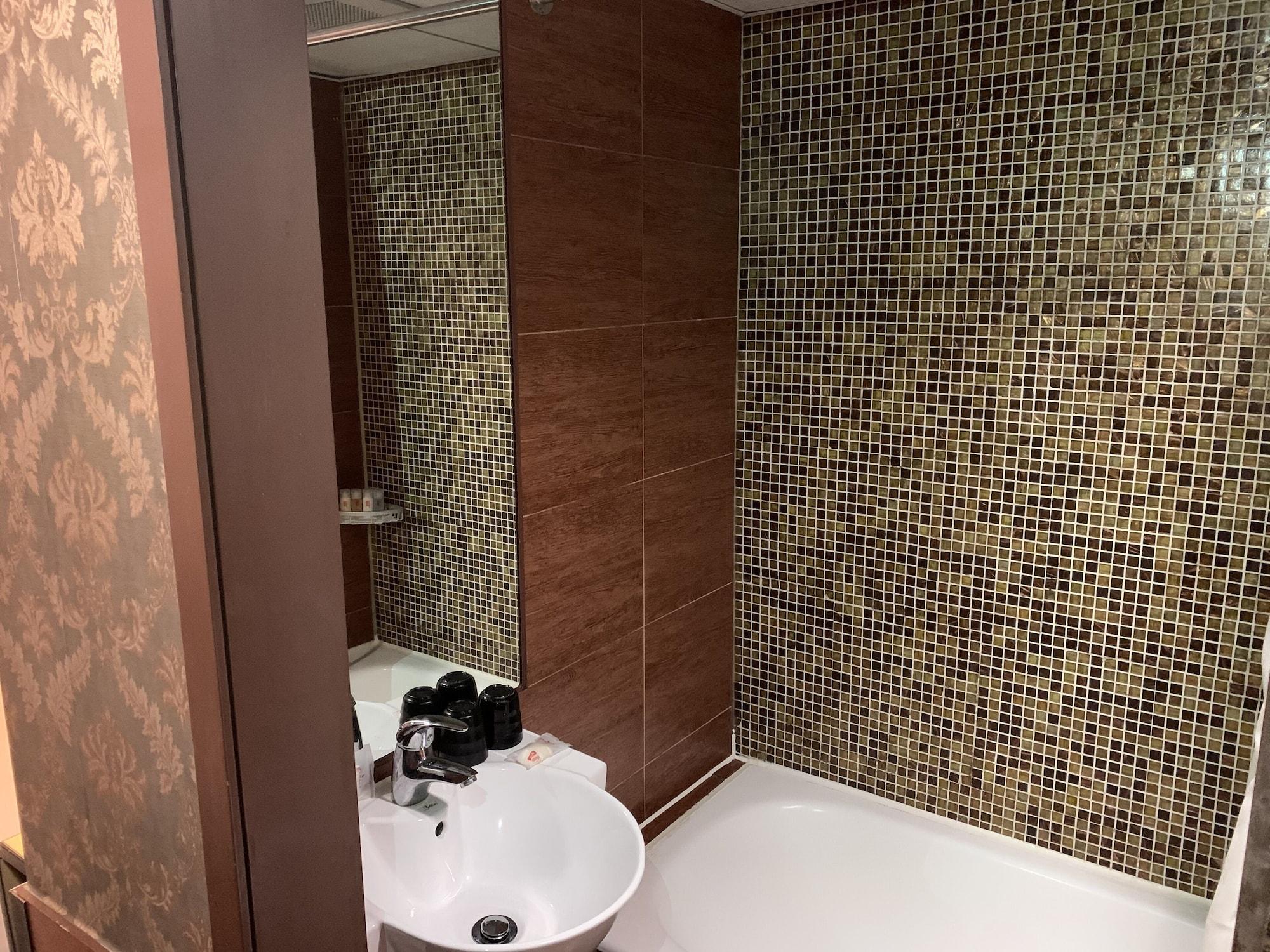 Ramada Grand Tsim Sha Tsui Hotel Hong Kong Exterior photo