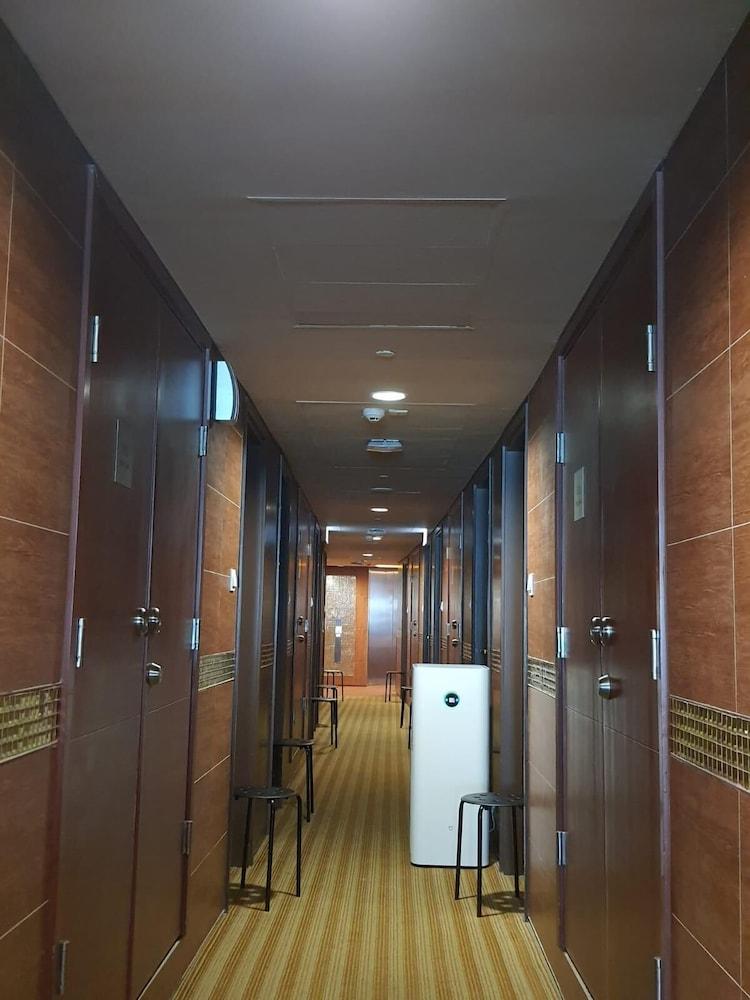 Ramada Grand Tsim Sha Tsui Hotel Hong Kong Exterior photo
