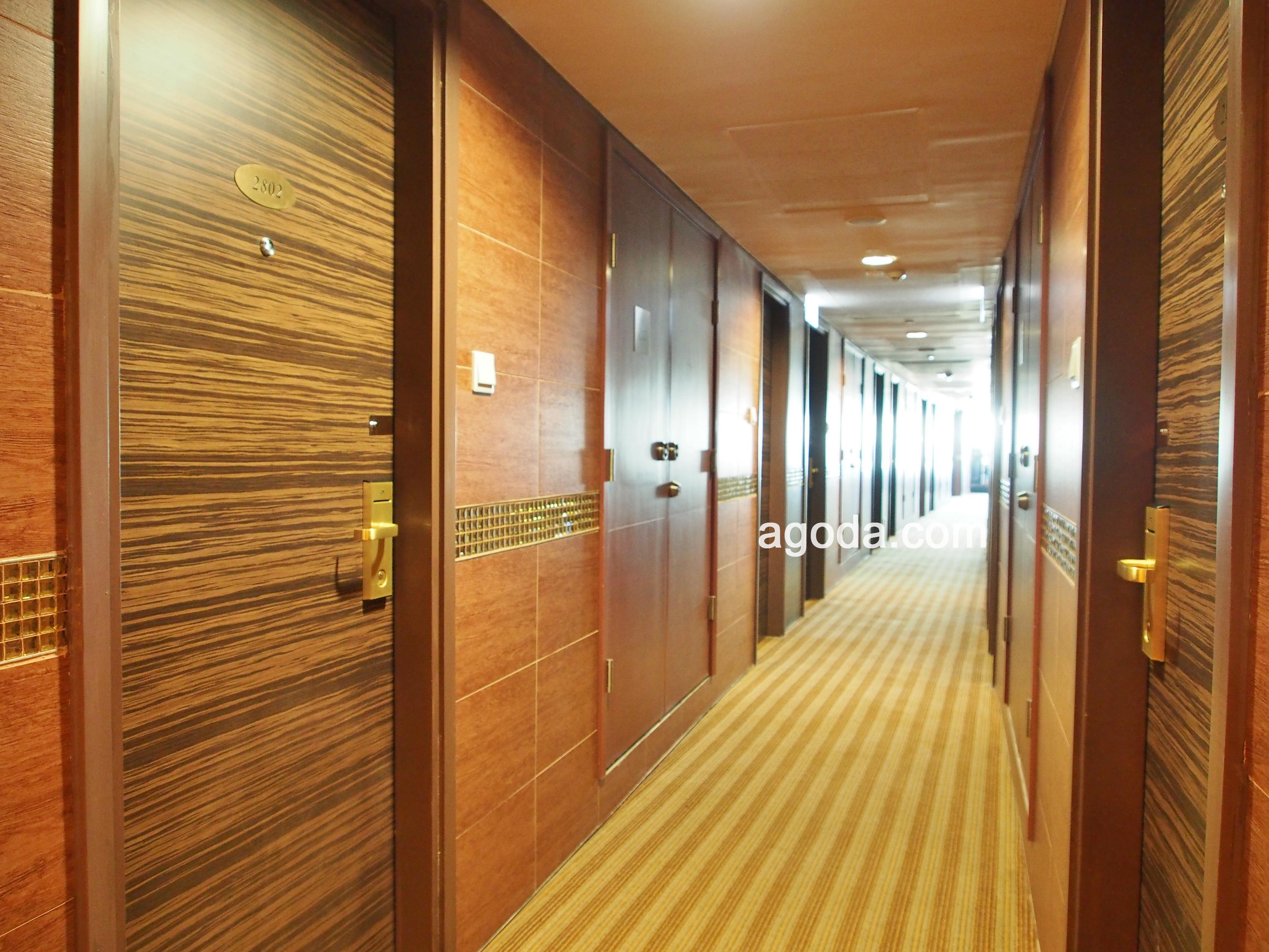 Ramada Grand Tsim Sha Tsui Hotel Hong Kong Exterior photo